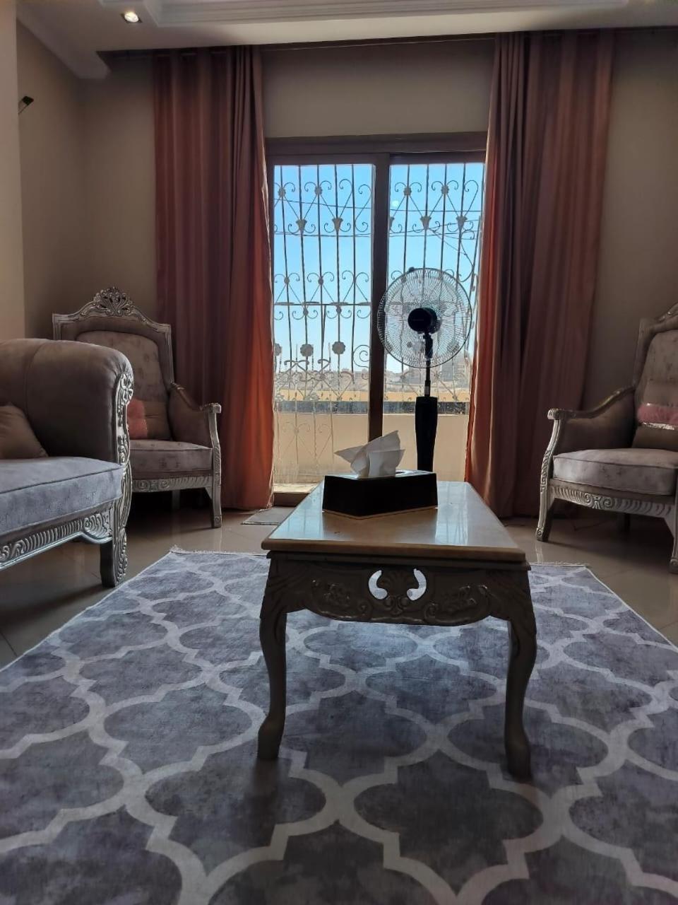 Three Bedrooms In Cairo