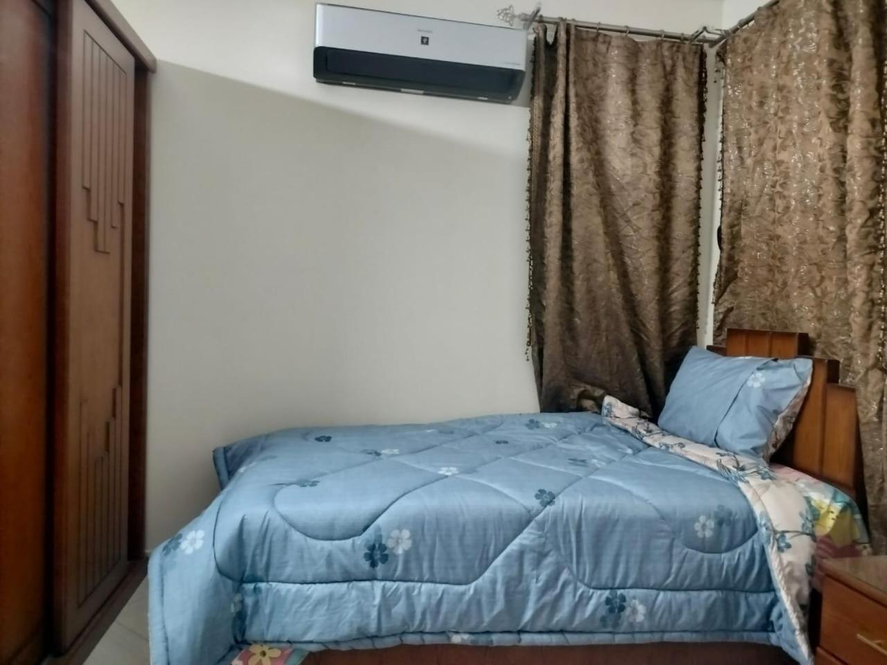 Three Bedrooms In Apartment