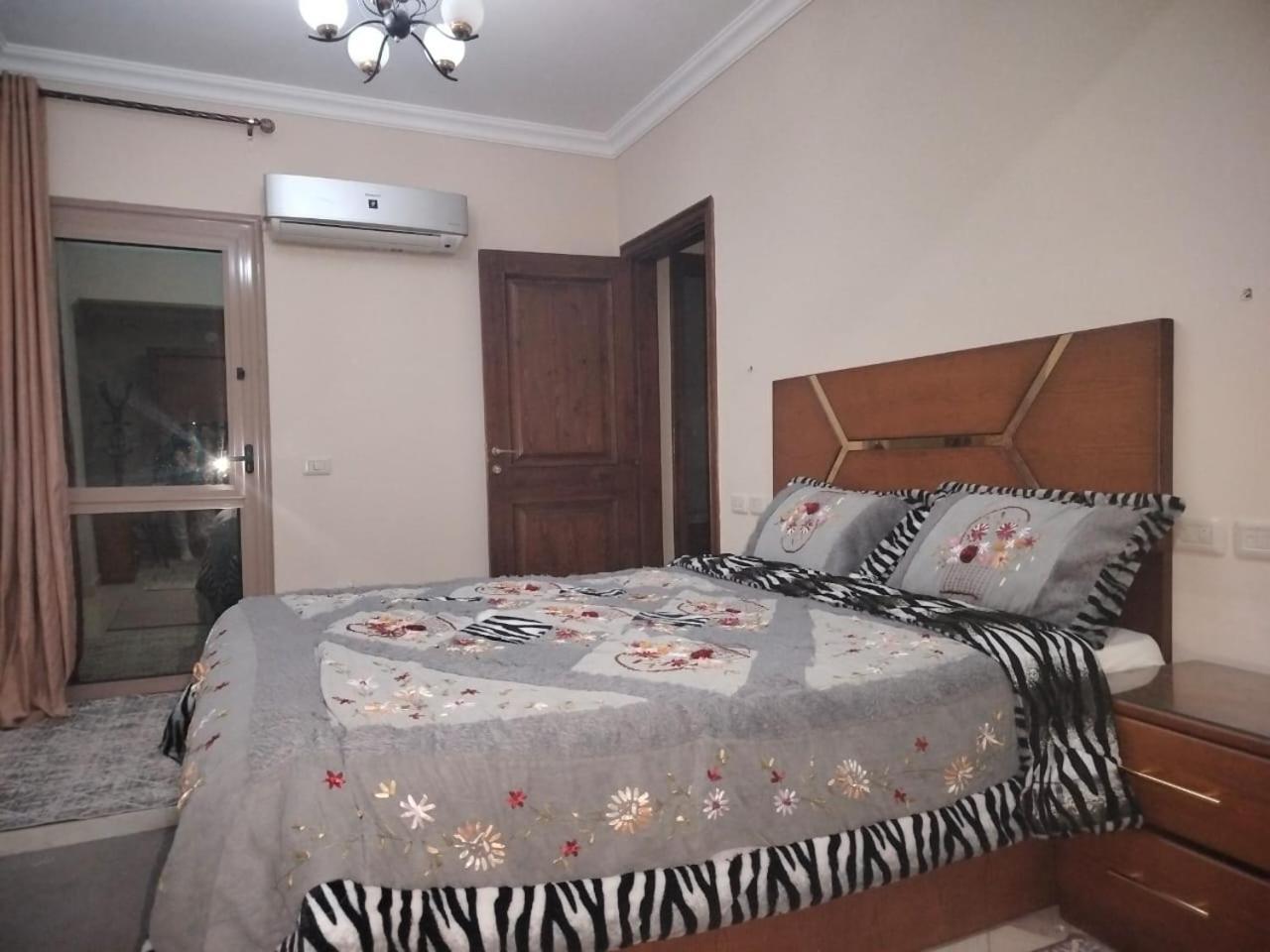 Apartment Three Bedrooms In
