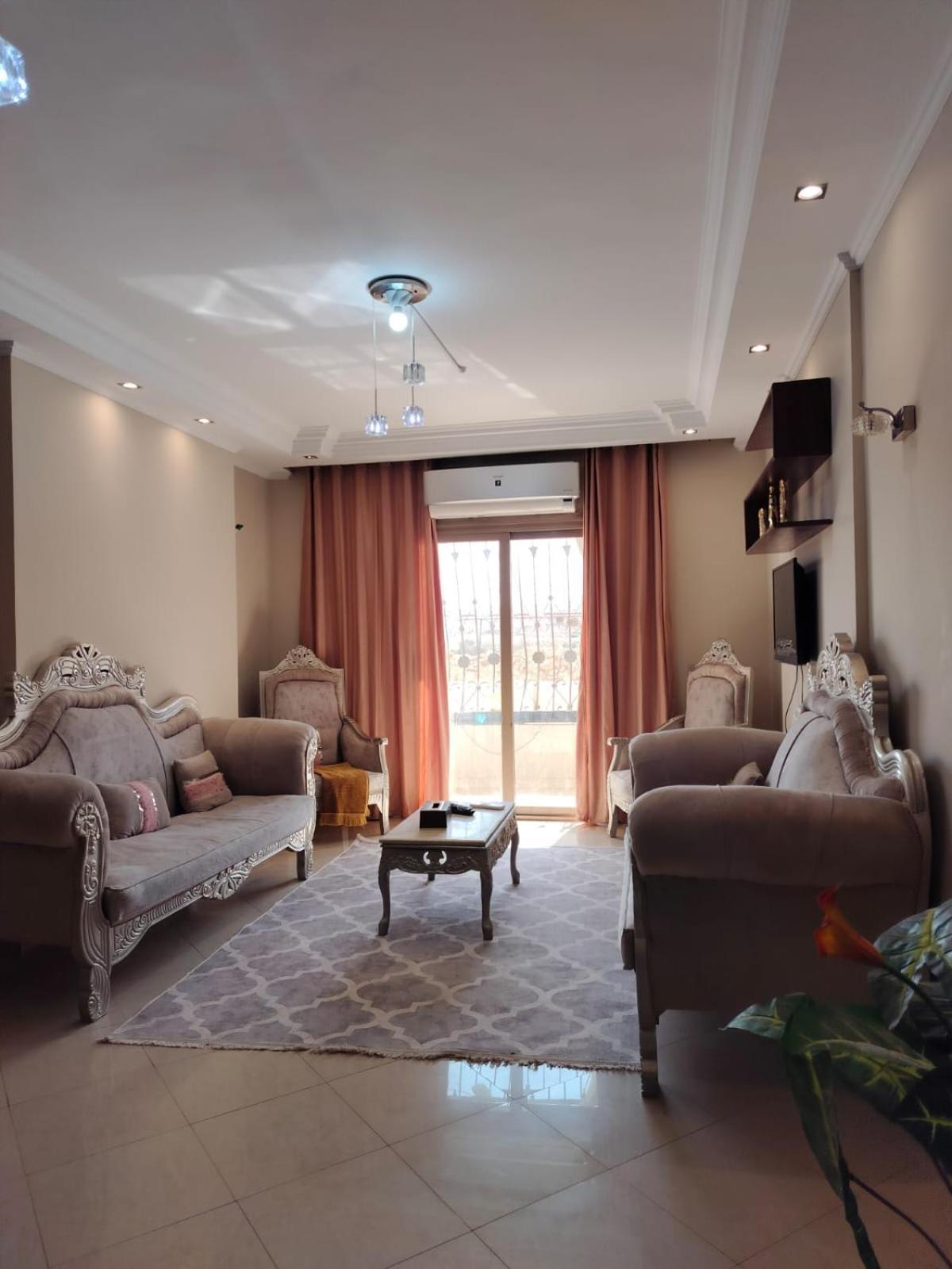 Apartment Three Bedrooms In *